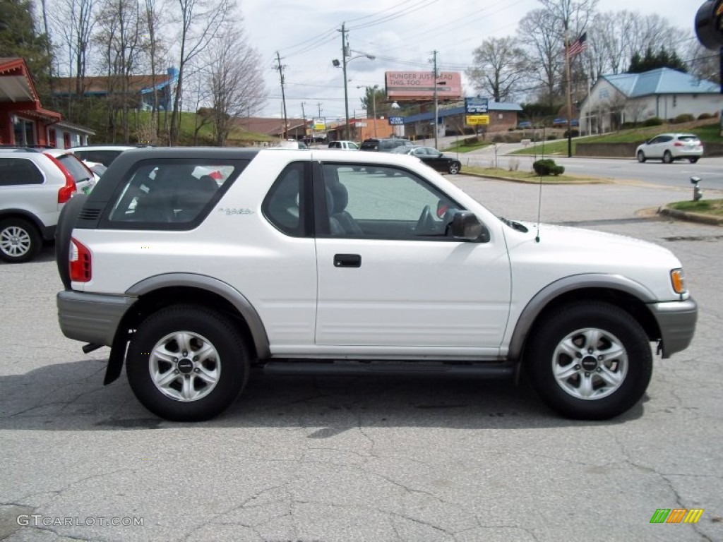 Alpine White 2002 Isuzu Rodeo Sport S Hard Top 4WD Exterior Photo #82312290
