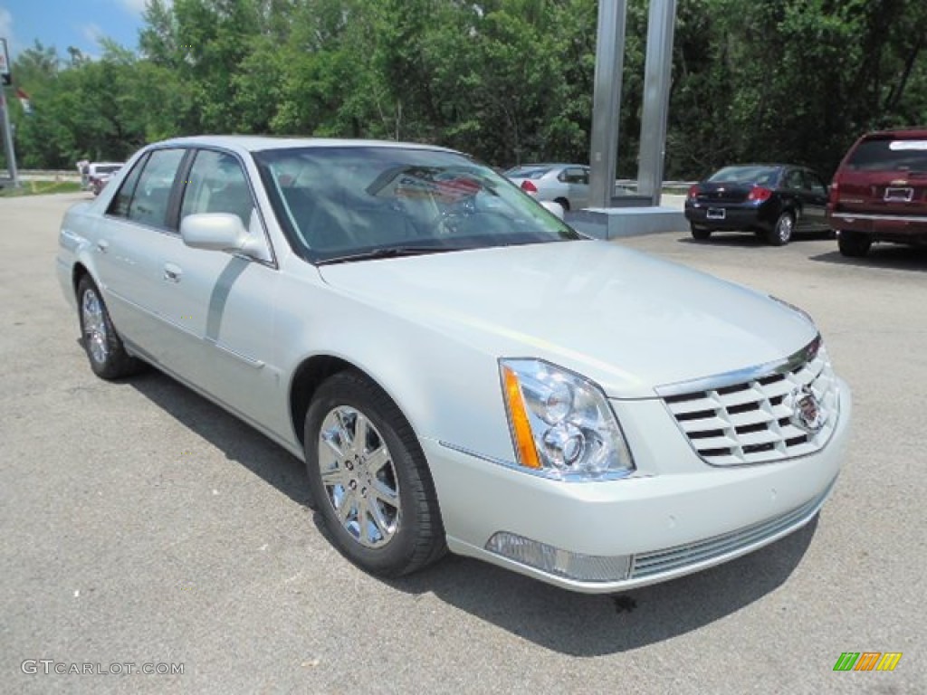 Ocean Pearl Tri-coat 2010 Cadillac DTS Standard DTS Model Exterior Photo #82312610