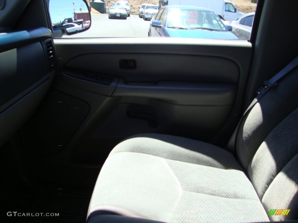 2004 Tahoe LS 4x4 - Sandalwood Metallic / Gray/Dark Charcoal photo #16