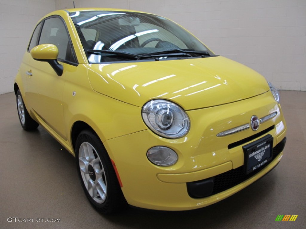 Giallo (Yellow) Fiat 500