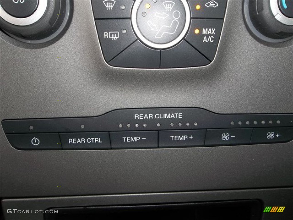 2014 Ford Flex SE Controls Photo #82335504