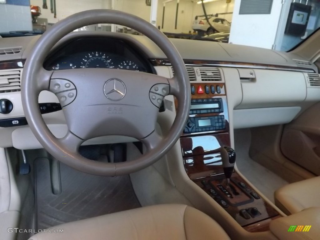 2002 E 320 4Matic Sedan - Everest Green Metallic / Java photo #7