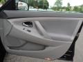 Black - Camry LE Photo No. 20