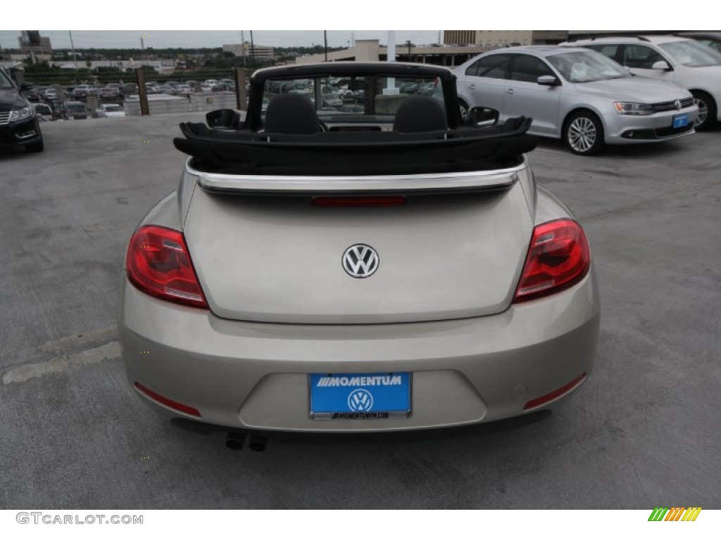 2013 Beetle 2.5L Convertible - Moonrock Silver Metallic / Titan Black photo #6