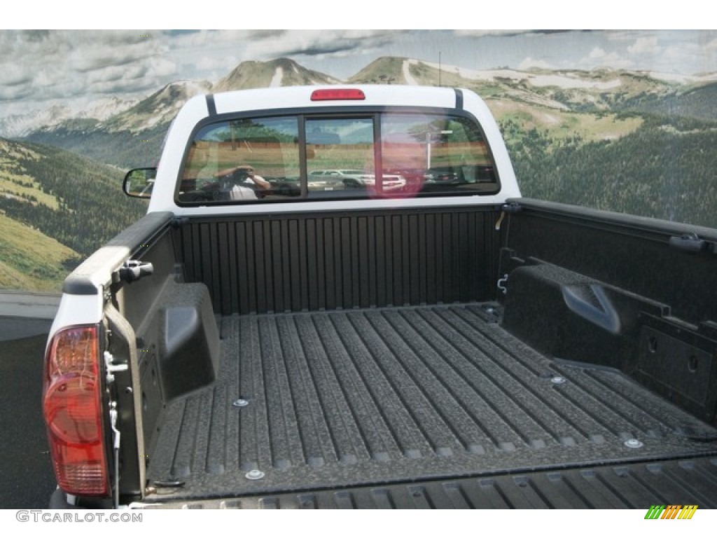 2013 Tacoma Regular Cab 4x4 - Super White / Graphite photo #9