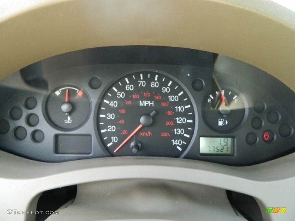 2006 Focus ZX4 SE Sedan - Pueblo Gold Metallic / Dark Pebble/Light Pebble photo #19