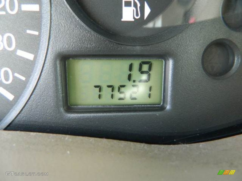2006 Focus ZX4 SE Sedan - Pueblo Gold Metallic / Dark Pebble/Light Pebble photo #20