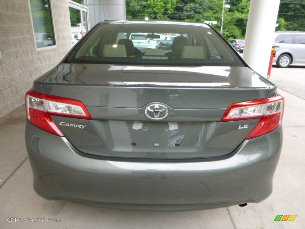 2013 Camry LE - Cypress Green Metallic / Ivory photo #3