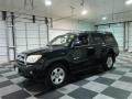 Black - 4Runner SR5 4x4 Photo No. 4