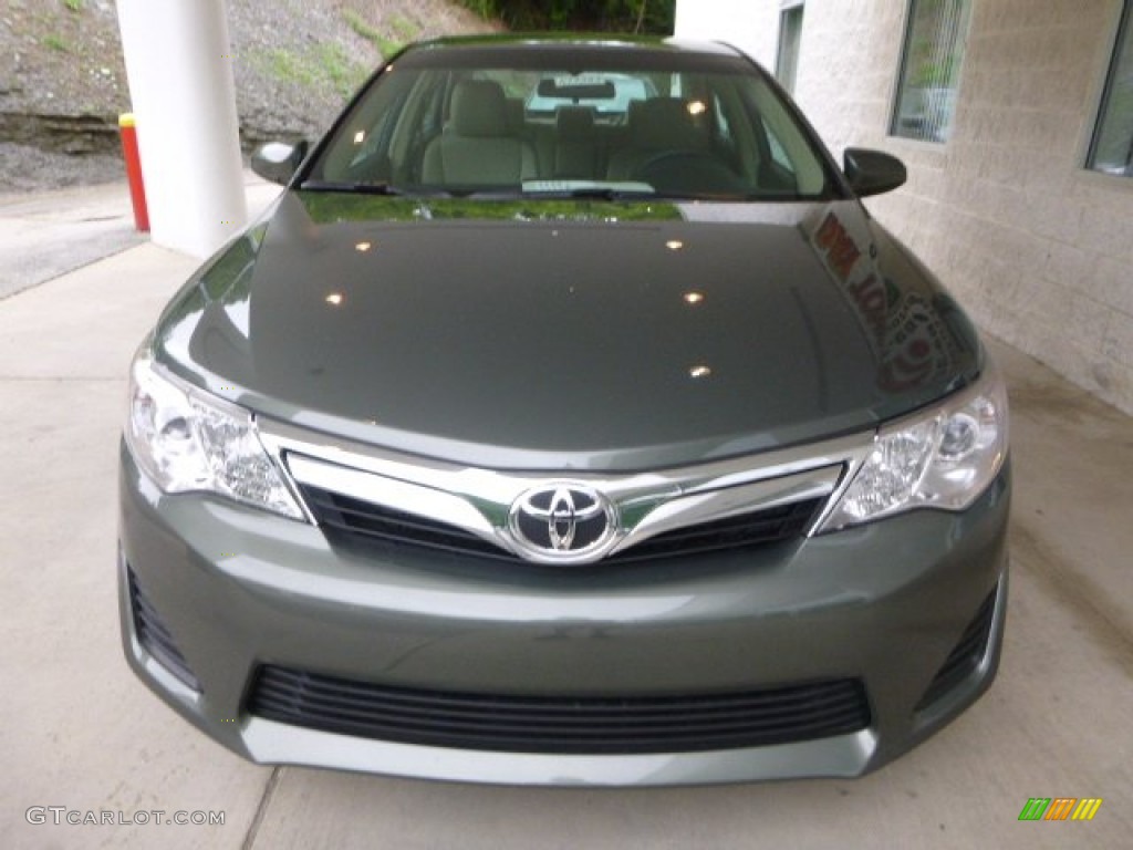 2013 Camry LE - Cypress Green Metallic / Ivory photo #6