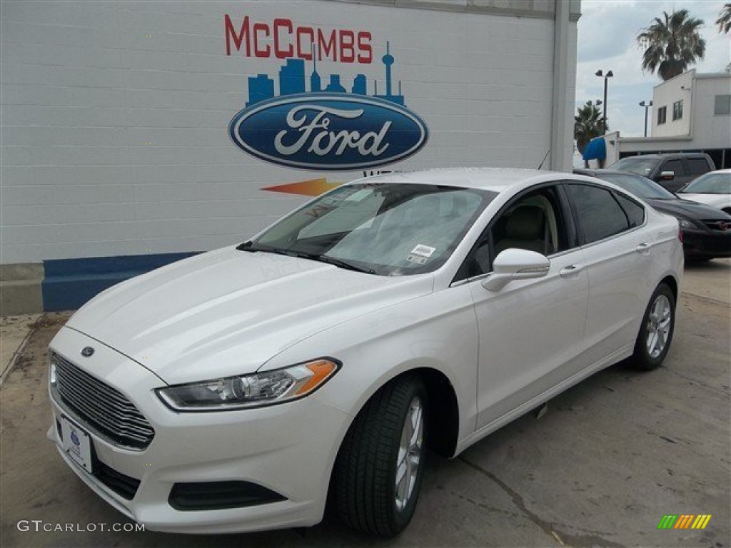 2013 Fusion SE 1.6 EcoBoost - White Platinum Metallic Tri-coat / Dune photo #2