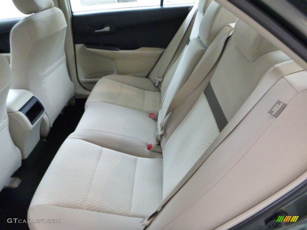 2013 Camry LE - Cypress Green Metallic / Ivory photo #13
