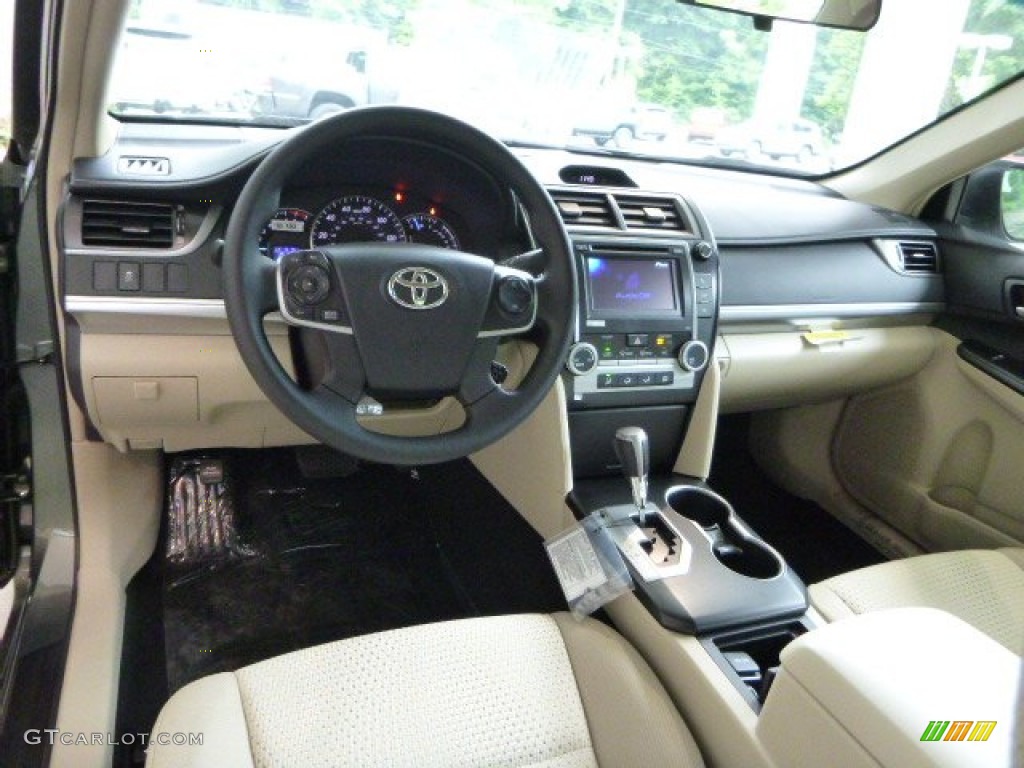 2013 Camry LE - Cypress Green Metallic / Ivory photo #14