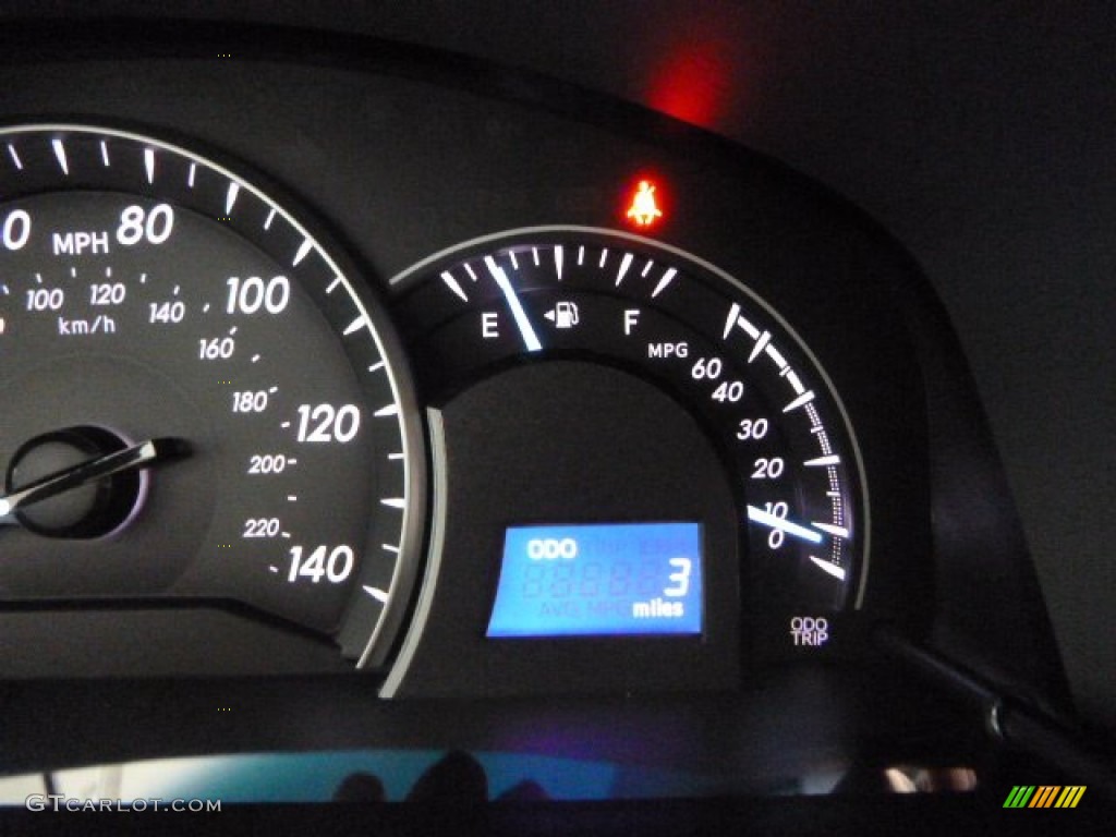 2013 Camry LE - Cypress Green Metallic / Ivory photo #19