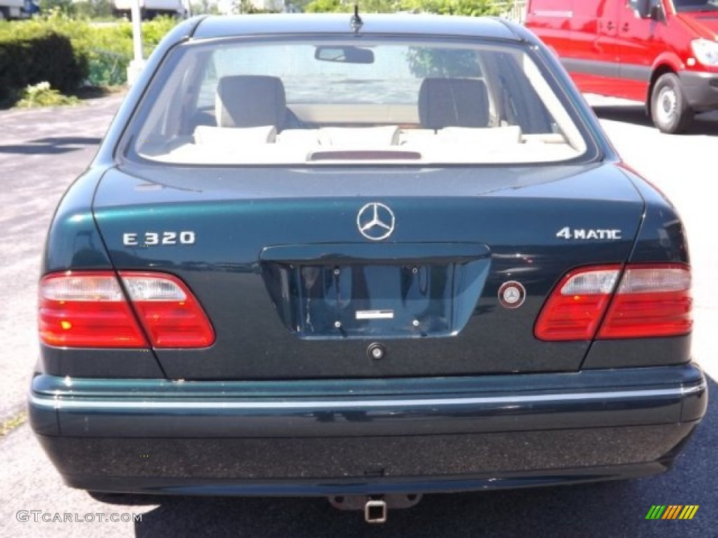 2002 E 320 4Matic Sedan - Everest Green Metallic / Java photo #4
