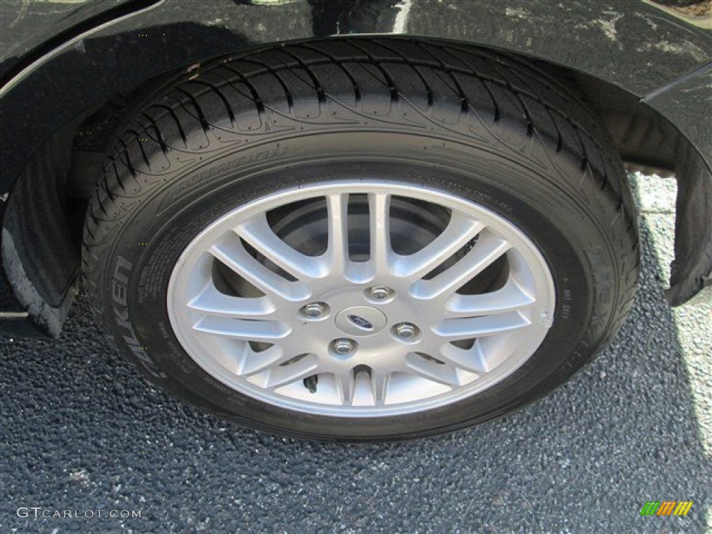 2010 Focus SE Sedan - Ebony Black / Charcoal Black photo #10