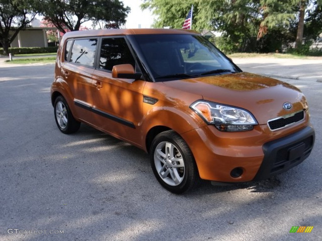 2011 Soul + - Ignition Orange / Black Soul Logo Cloth photo #2