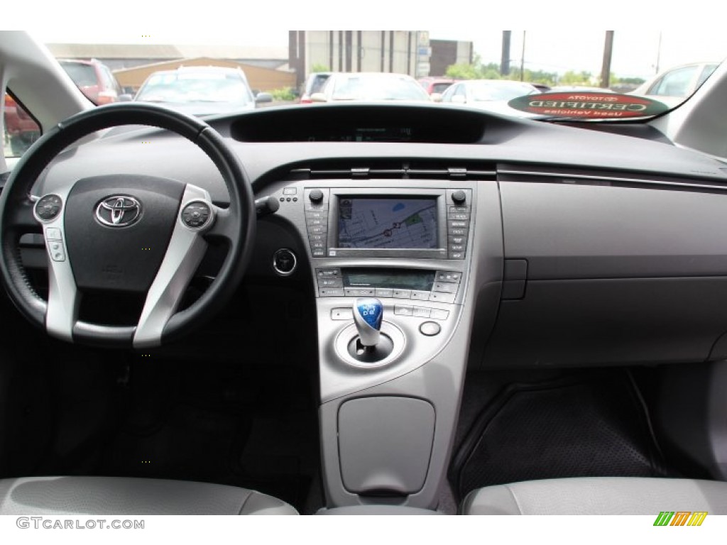 2010 Toyota Prius Hybrid IV Misty Gray Dashboard Photo #82356036