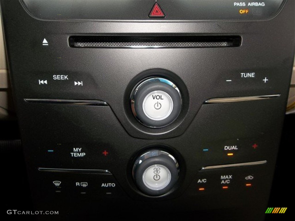 2014 Ford Flex SEL Controls Photo #82356839