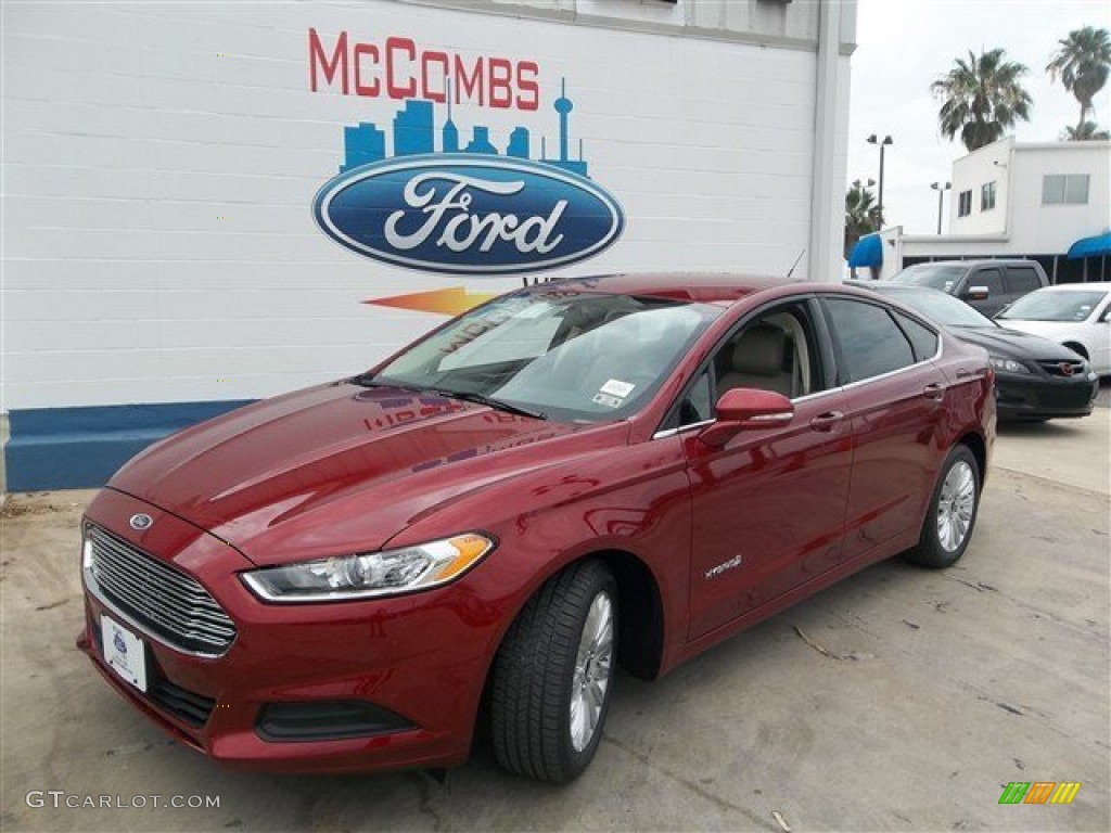 2013 Fusion Hybrid SE - Ruby Red Metallic / Dune photo #2