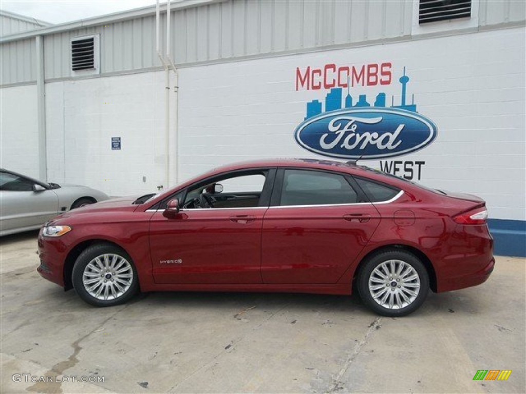 2013 Fusion Hybrid SE - Ruby Red Metallic / Dune photo #3