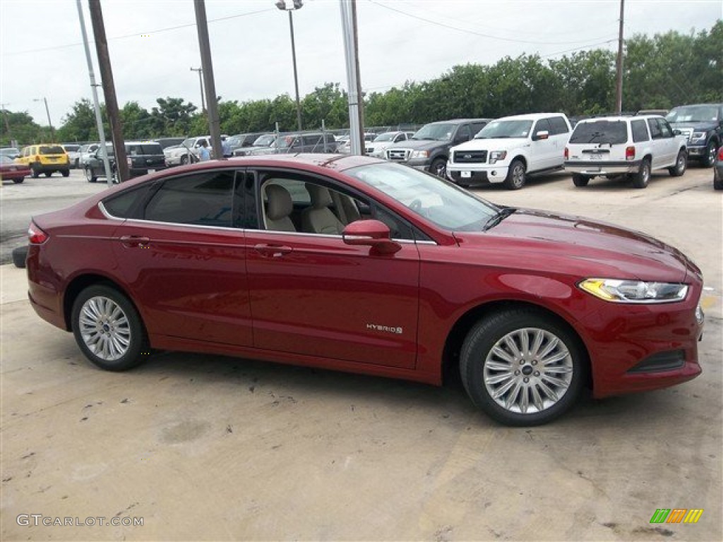 2013 Fusion Hybrid SE - Ruby Red Metallic / Dune photo #7