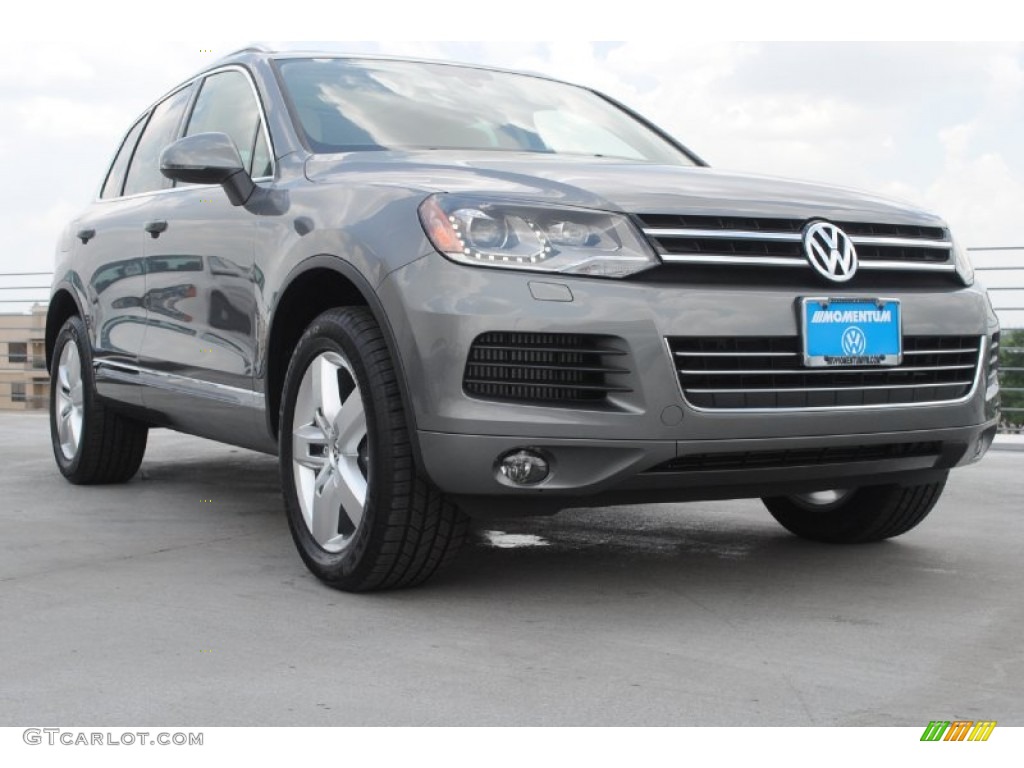 2013 Touareg TDI Lux 4XMotion - Canyon Gray Metallic / Cornsilk Beige photo #1