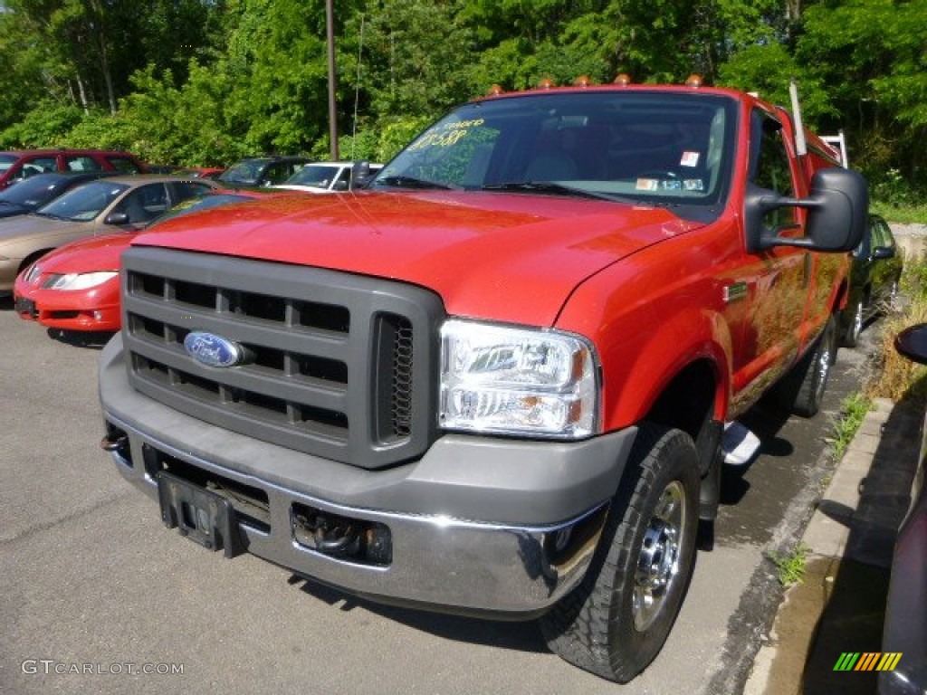 2005 F250 Super Duty XL Regular Cab 4x4 - Red Clearcoat / Medium Flint photo #4