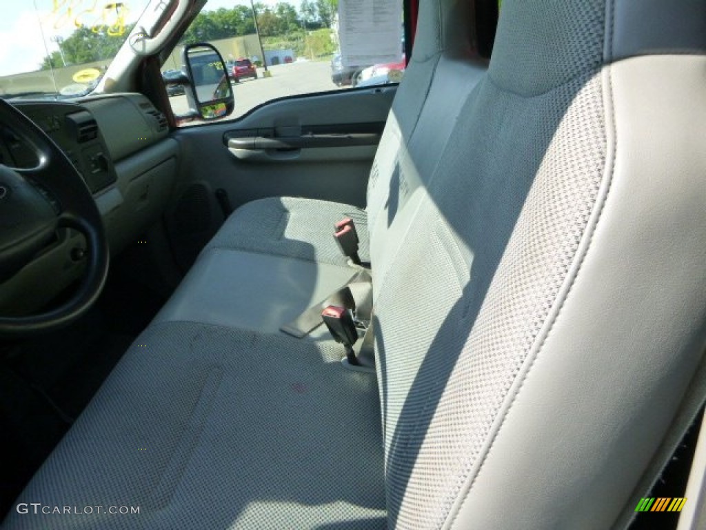 2005 F250 Super Duty XL Regular Cab 4x4 - Red Clearcoat / Medium Flint photo #8