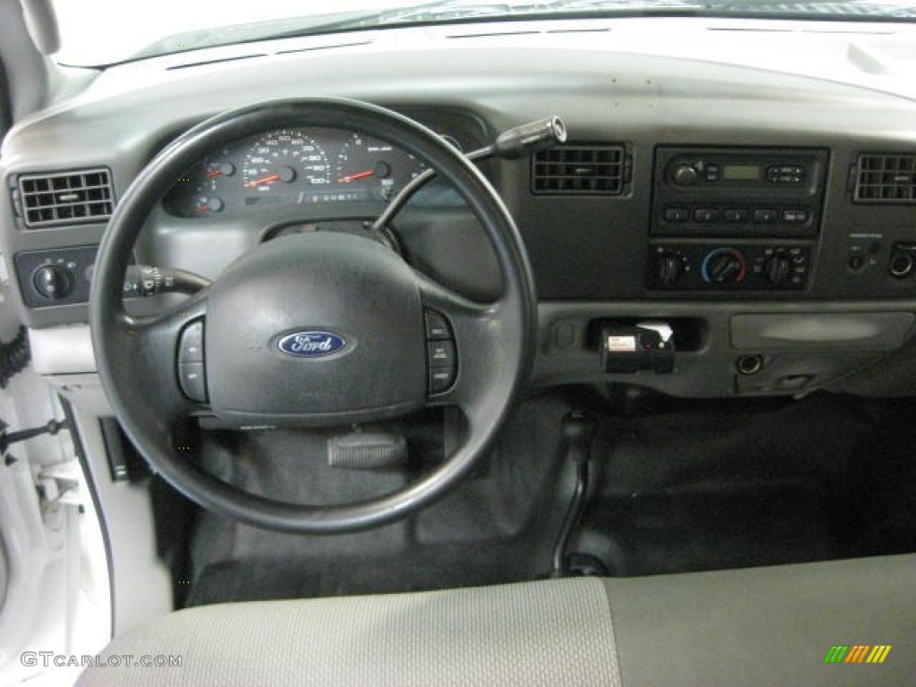 2004 Ford F250 Super Duty XL SuperCab 4x4 Medium Flint Dashboard Photo #82365251