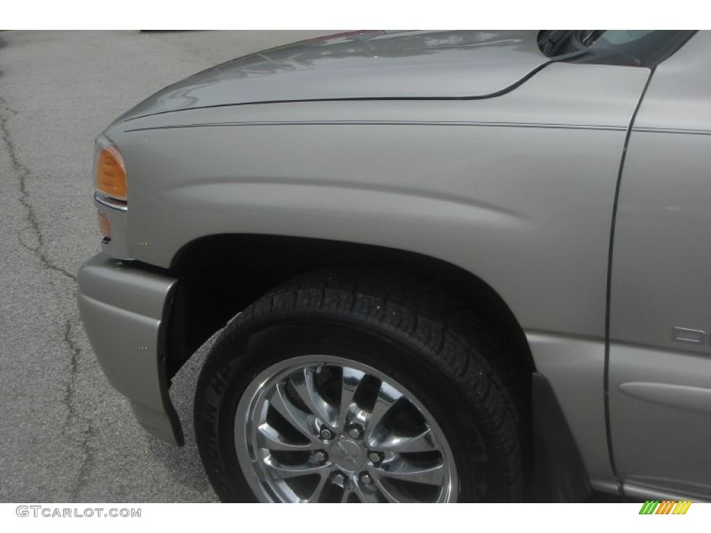 2005 Sierra 1500 Denali Crew Cab AWD - Silver Birch Metallic / Stone Gray photo #45