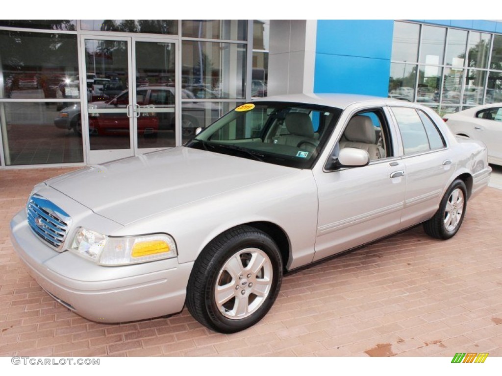 2011 Crown Victoria LX - Silver Birch Metallic / Light Camel photo #10