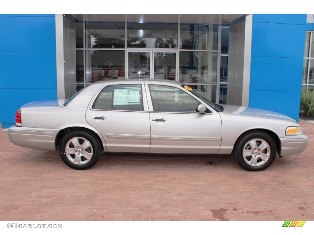 2011 Crown Victoria LX - Silver Birch Metallic / Light Camel photo #13