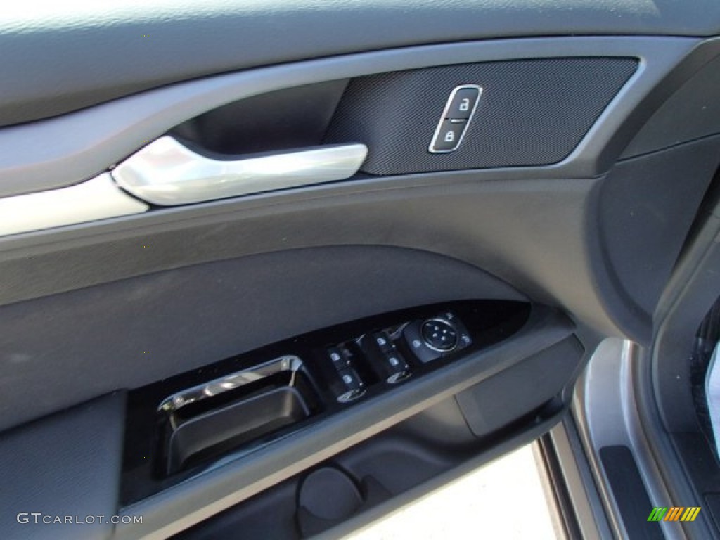 2013 Fusion SE - Sterling Gray Metallic / Charcoal Black photo #15