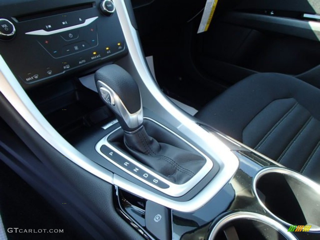 2013 Fusion SE - Sterling Gray Metallic / Charcoal Black photo #18