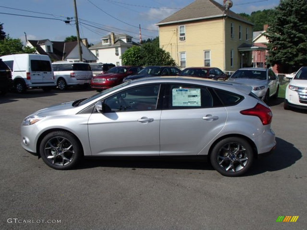 Ingot Silver 2013 Ford Focus SE Hatchback Exterior Photo #82372861