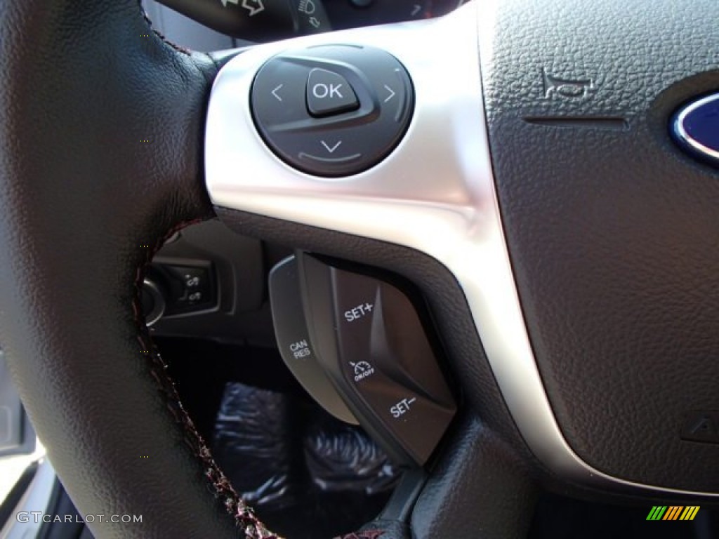 2013 Ford Focus SE Hatchback Controls Photo #82373166