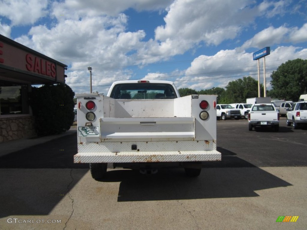 2003 F250 Super Duty XL SuperCab 4x4 Chassis - Oxford White / Medium Flint Grey photo #11