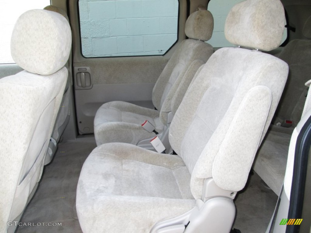 2005 Kia Sedona LX Rear Seat Photo #82376955