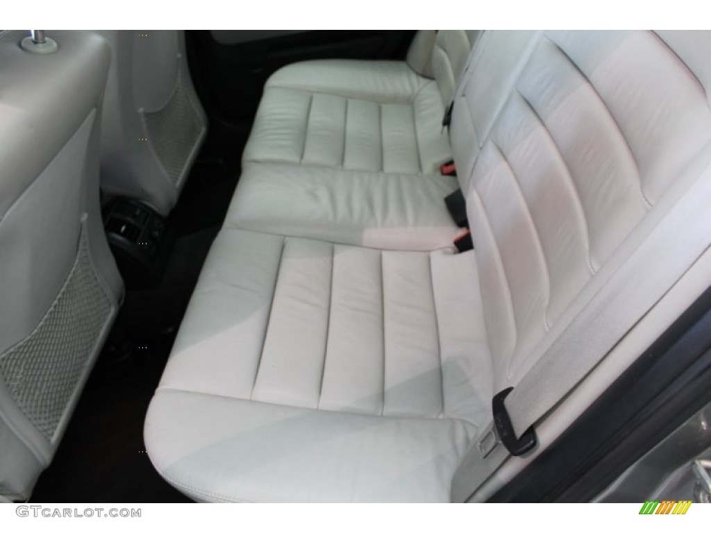 2002 Audi S6 4.2 quattro Avant Rear Seat Photo #82377565