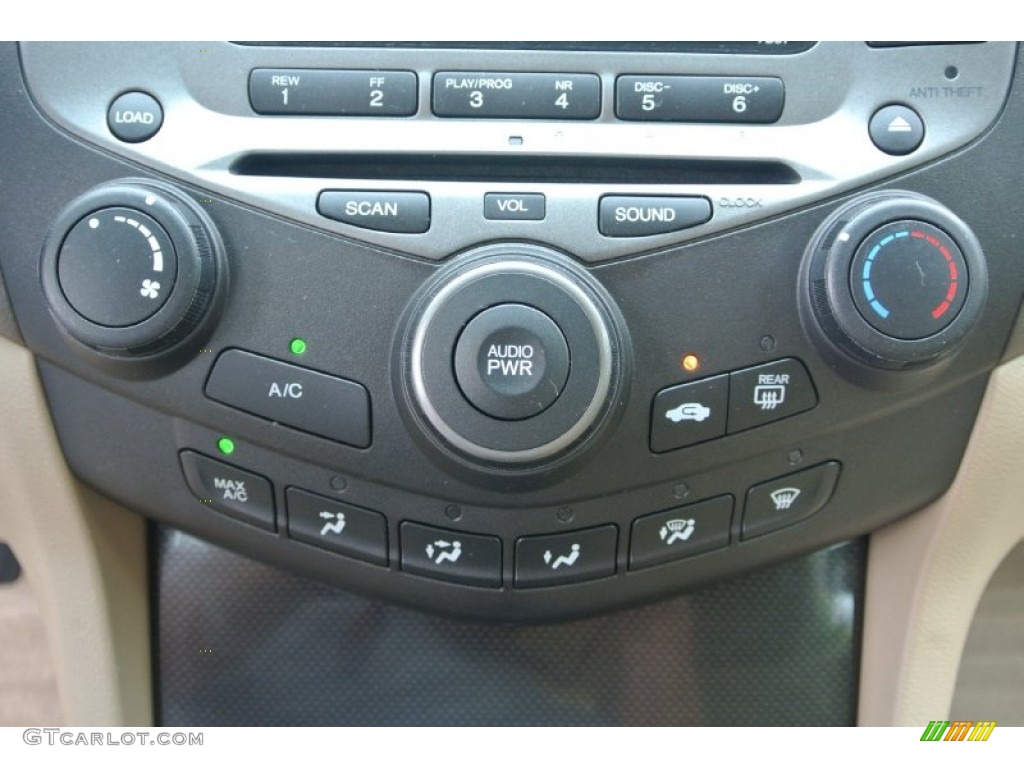 2007 Honda Accord SE Sedan Controls Photo #82380124
