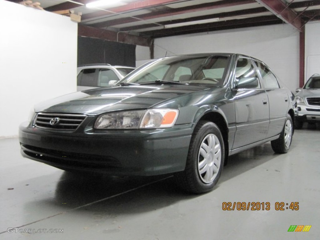 2001 Camry LE - Woodland Pearl / Oak photo #12