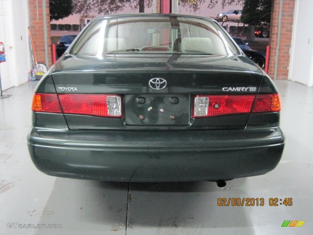 2001 Camry LE - Woodland Pearl / Oak photo #13