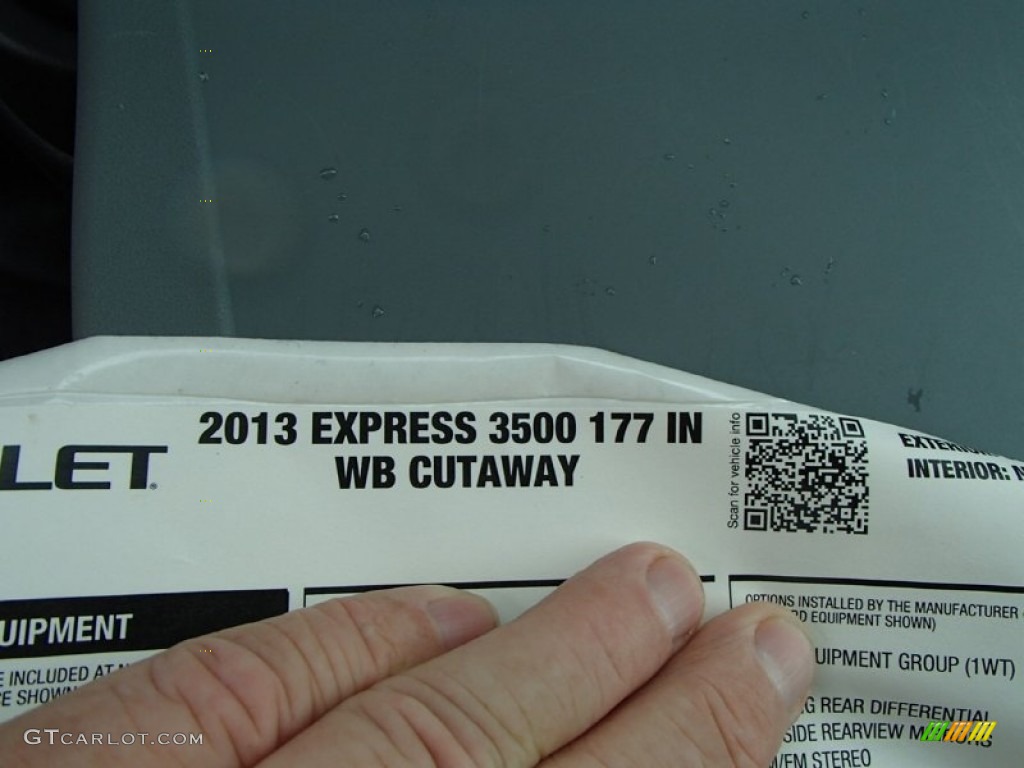 2013 Express Cutaway 3500 Moving Van - Summit White / Medium Pewter photo #12