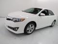 Super White - Camry SE Photo No. 3