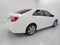 Super White - Camry SE Photo No. 21