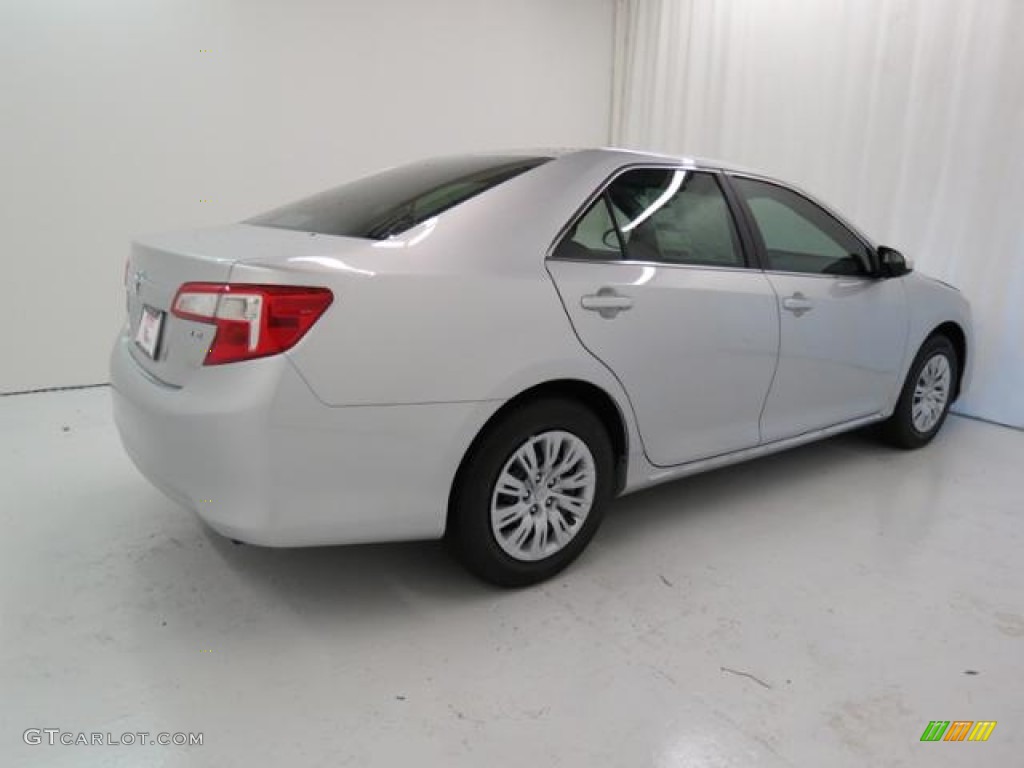 2013 Camry LE - Classic Silver Metallic / Ash photo #17