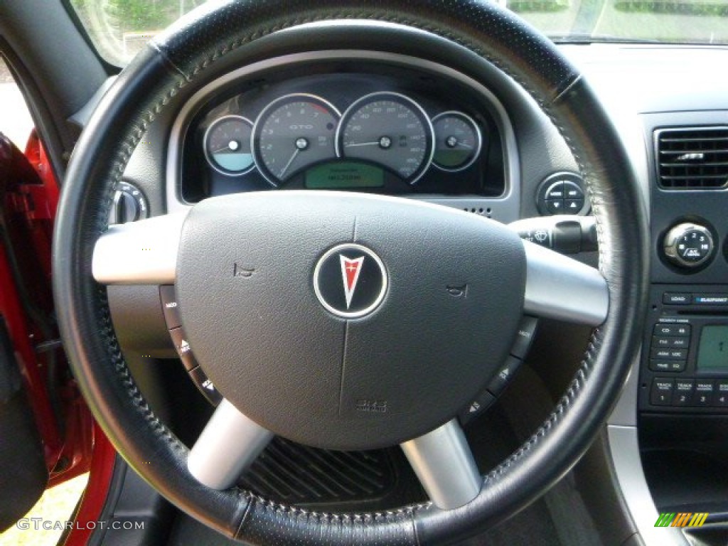 2006 Pontiac GTO Coupe Black Steering Wheel Photo #82389262