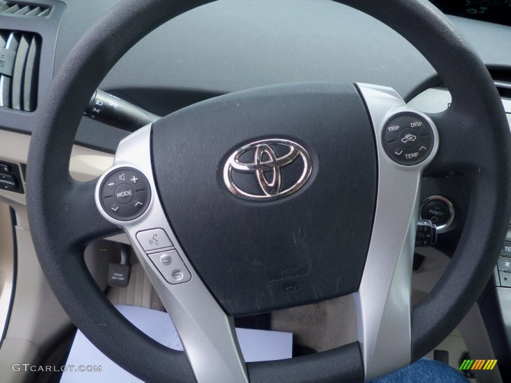 2010 Toyota Prius Hybrid III Controls Photos
