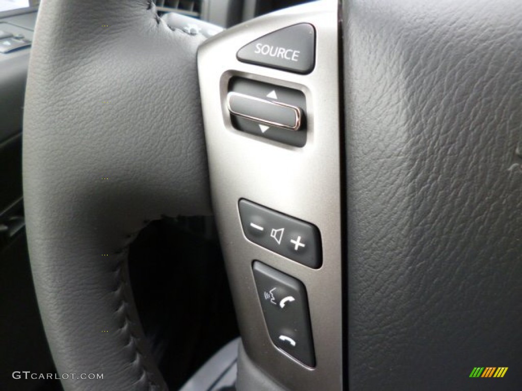 2013 Nissan Titan SV King Cab 4x4 Controls Photo #82391634